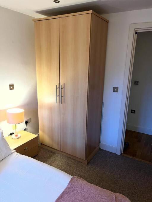 Leeds Clarence Dock 2 Bedroom Apt ภายนอก รูปภาพ