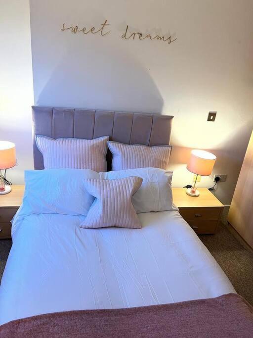 Leeds Clarence Dock 2 Bedroom Apt ภายนอก รูปภาพ
