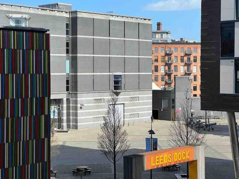Leeds Clarence Dock 2 Bedroom Apt ภายนอก รูปภาพ