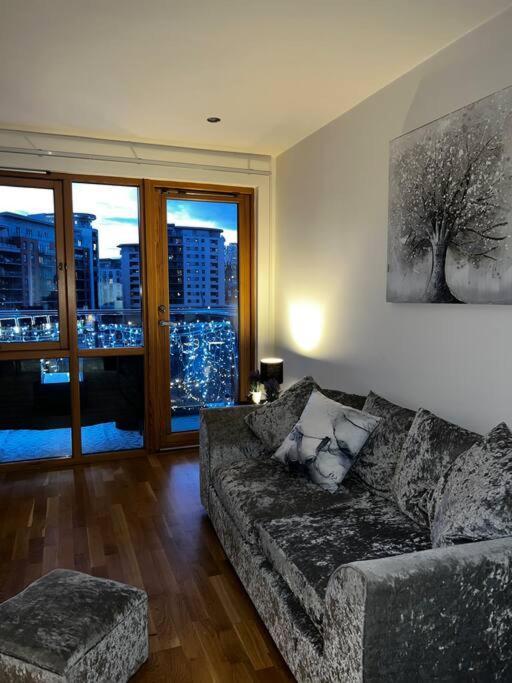 Leeds Clarence Dock 2 Bedroom Apt ภายนอก รูปภาพ
