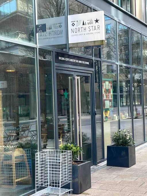 Leeds Clarence Dock 2 Bedroom Apt ภายนอก รูปภาพ