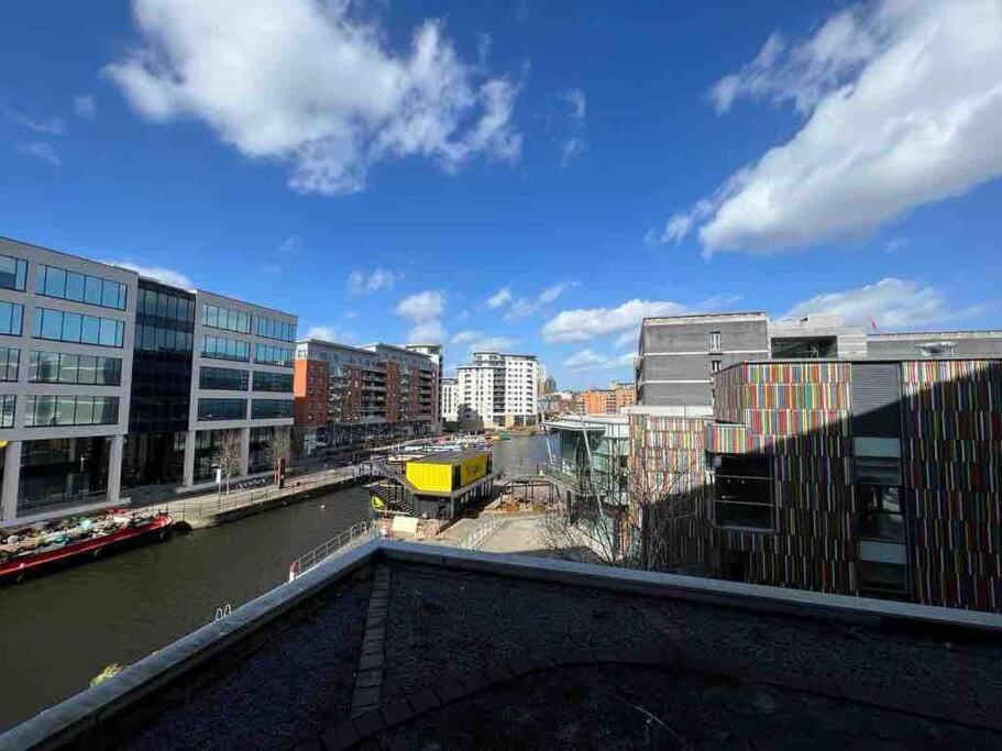 Leeds Clarence Dock 2 Bedroom Apt ภายนอก รูปภาพ