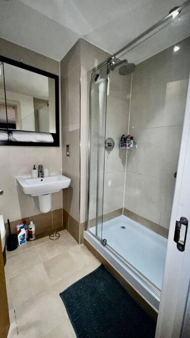 Leeds Clarence Dock 2 Bedroom Apt ภายนอก รูปภาพ