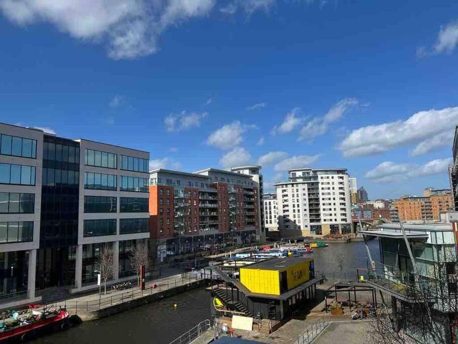 Leeds Clarence Dock 2 Bedroom Apt ภายนอก รูปภาพ